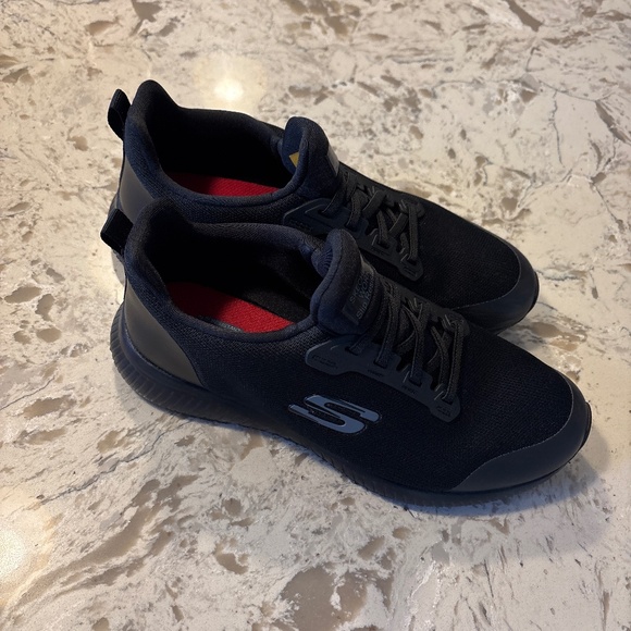 Women’s Black Skechers Relaxed Fit Squad Work  Slip On Sneakers Sz 8.5 - Picture 1 of 6
